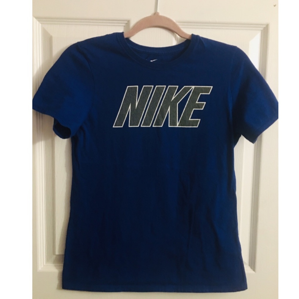 Nike tee